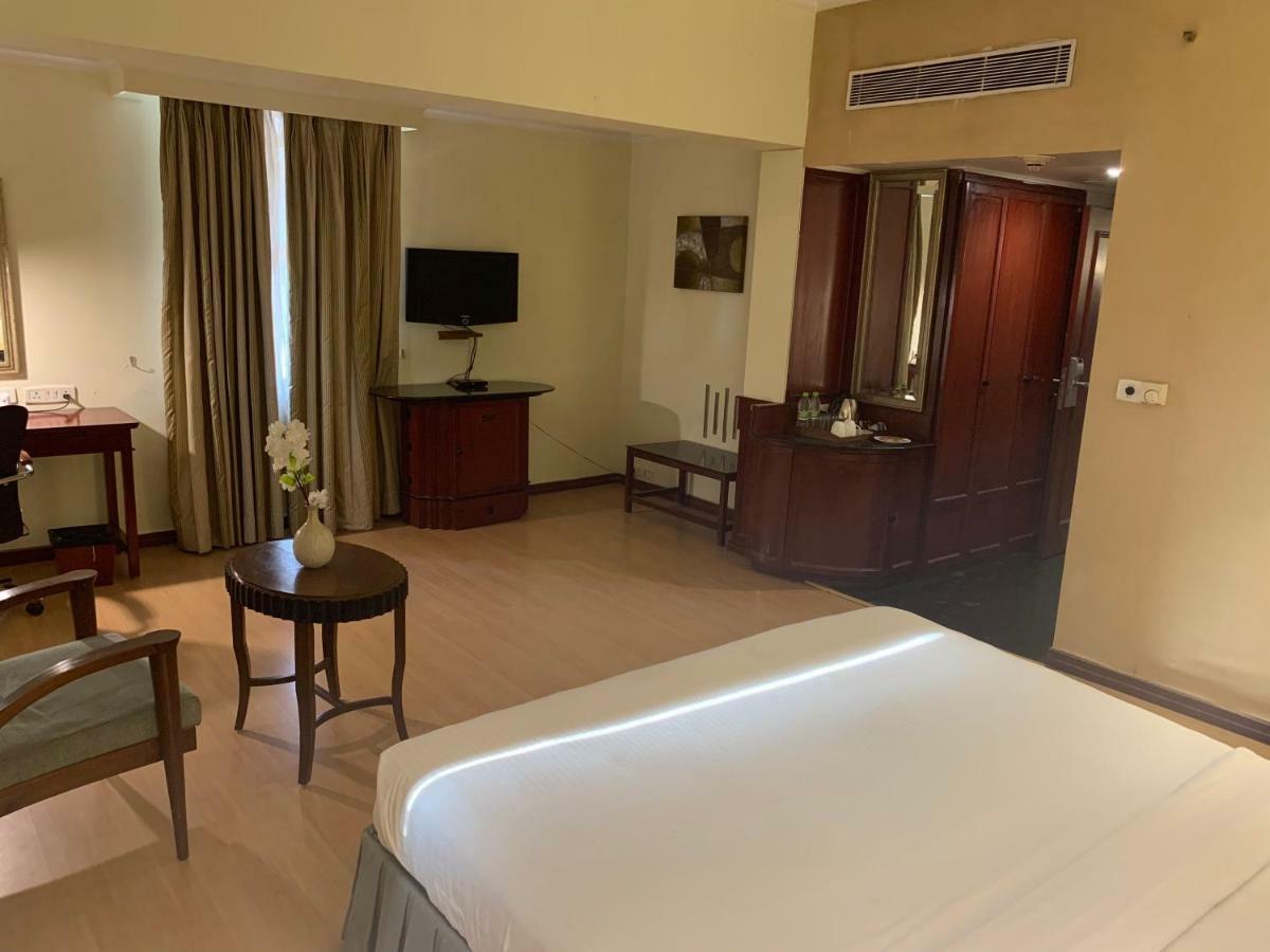 Hotel The Manohar Hyderabad Exterior foto